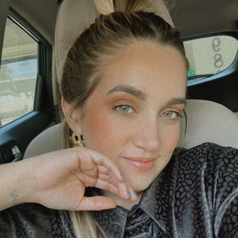 Meet your Posher, Julieta